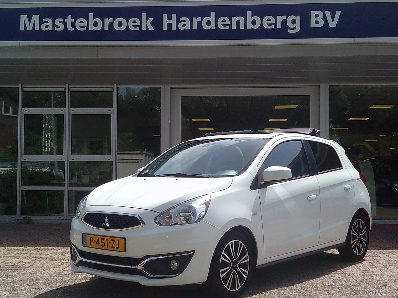 Mitsubishi Space Star - 1.2 Instyle Elektrisch vouwdak/ open dak Staat in Hardenberg - AutoWereld.nl