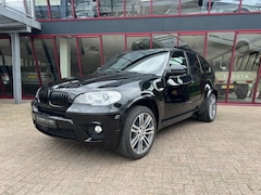 BMW X5 - xDrive50i High Executive | 1e eigenaar | Full option | Soft Close | M-Sport | Dealer onder