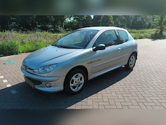 Peugeot 206 - 1.4 Airco / Nieuwe apk