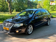 Volkswagen Passat Variant - 1.6 TDI Comfortline BlueMotion 2010 Zwart
