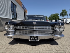 Cadillac Fleetwood - 6039 CF V8 / oldtimer / collectors item / automaat / in nette staat / auto rijdt en schake