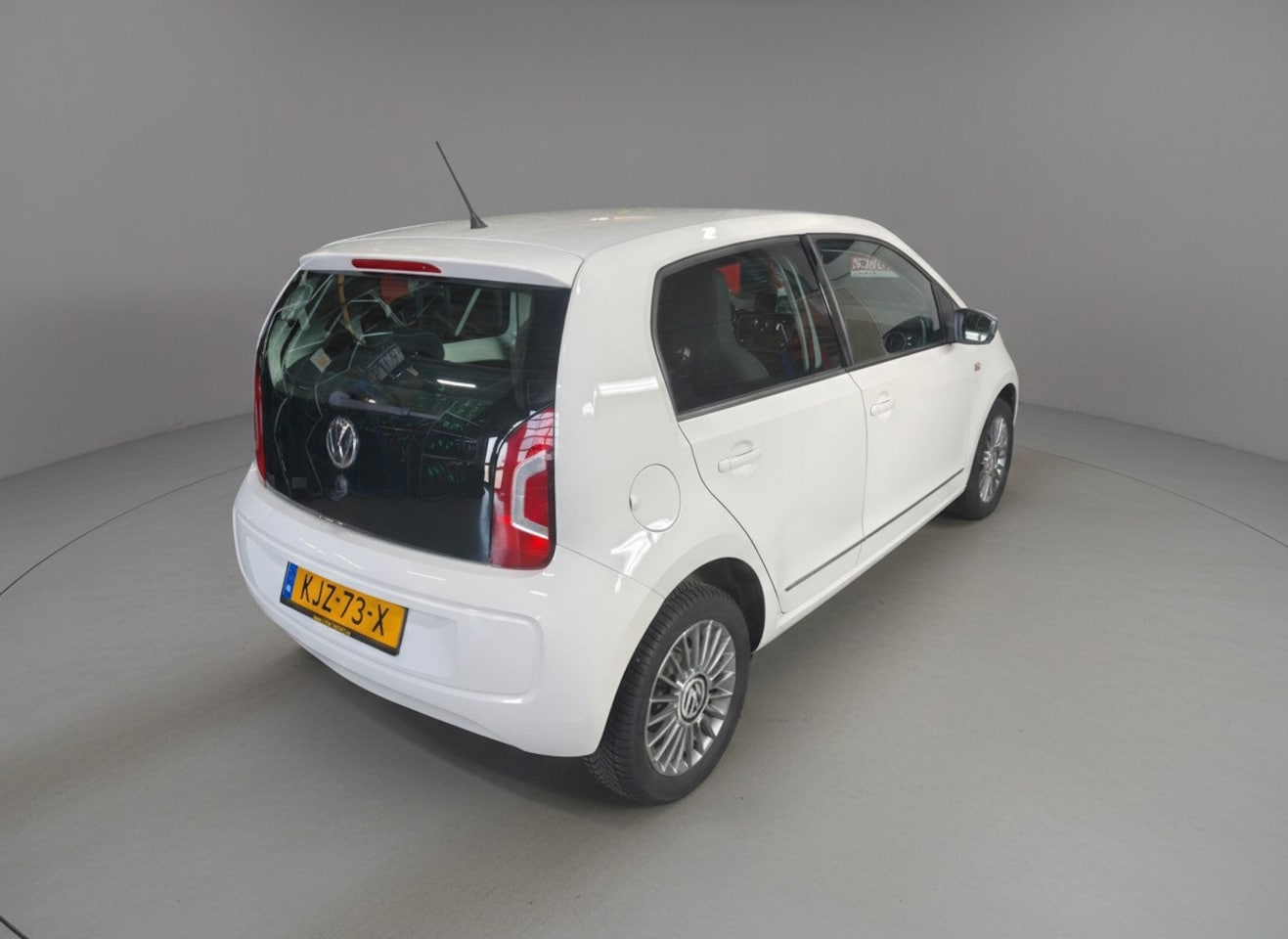 Volkswagen Up! - 1.0 high up! Airco, Navigatie, Bluetooth, 1e eigenaar. NW APK