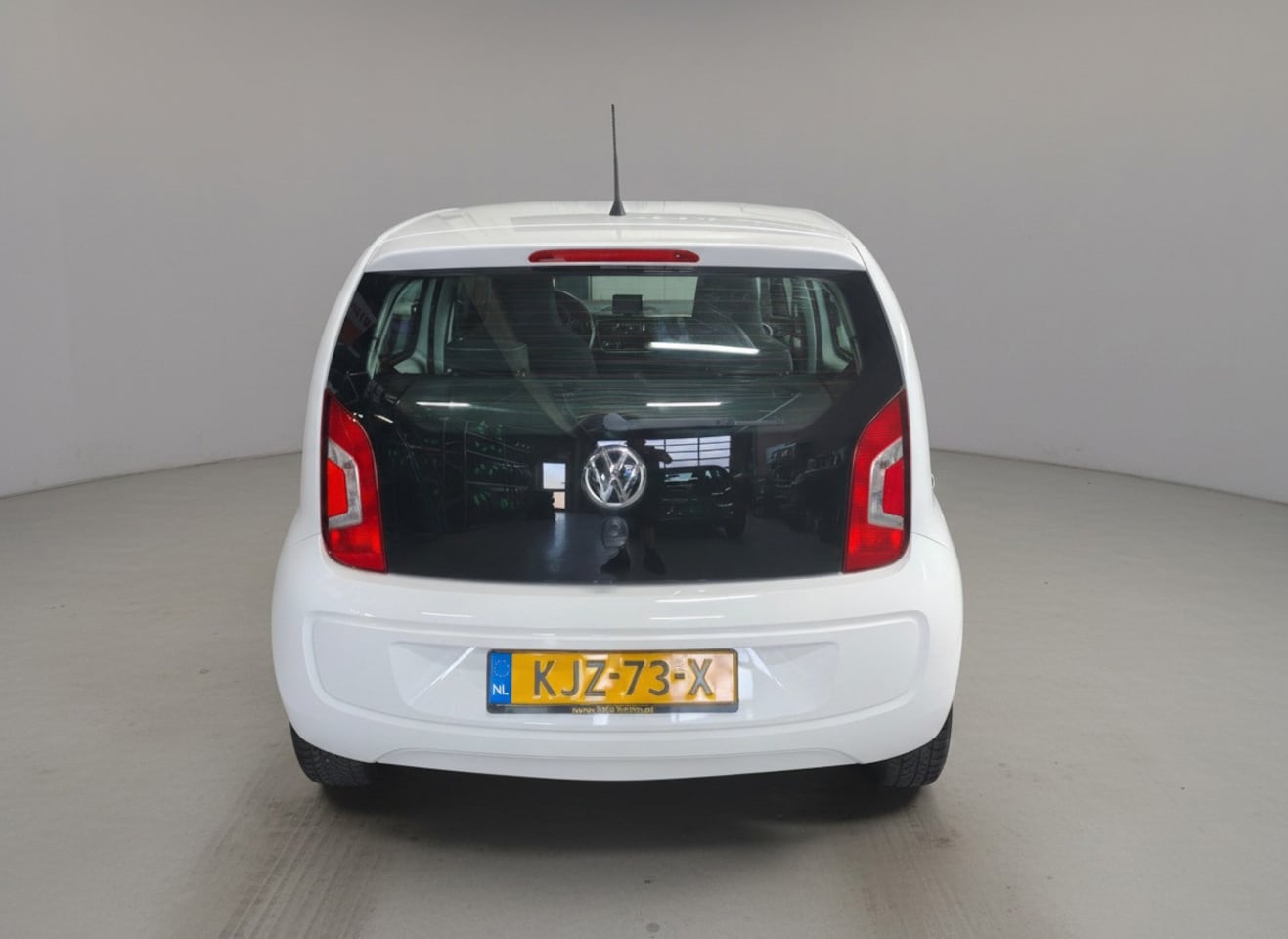 Volkswagen Up! - 1.0 high up! Airco, Navigatie, Bluetooth, 1e eigenaar. NW APK
