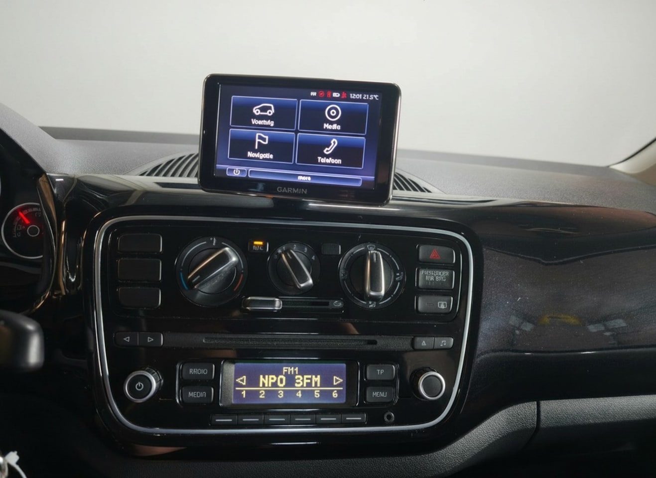 Volkswagen Up! - 1.0 high up! Airco, Navigatie, Bluetooth, 1e eigenaar. NW APK