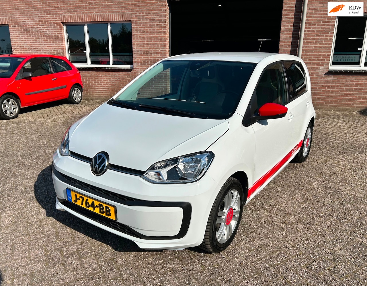 Volkswagen Up! - 1.0 beats // 132.000 km // Nieuwe APK !! - AutoWereld.nl