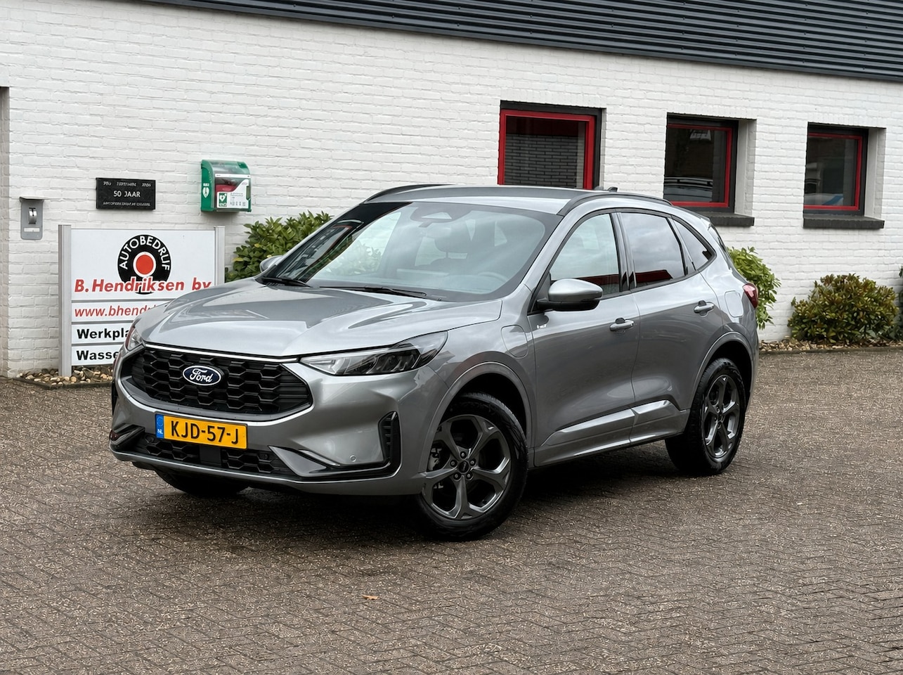Ford Kuga - 2.5 PHEV 243pk e-CVT ST-Line/ Nieuwe voorraad auto/ Driver Assistance pakket/ Winter pakke - AutoWereld.nl