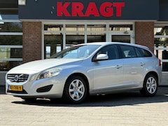 Volvo V60 - Kinetic 1.6 T3 150 pk - Navi - trekhaak - climate