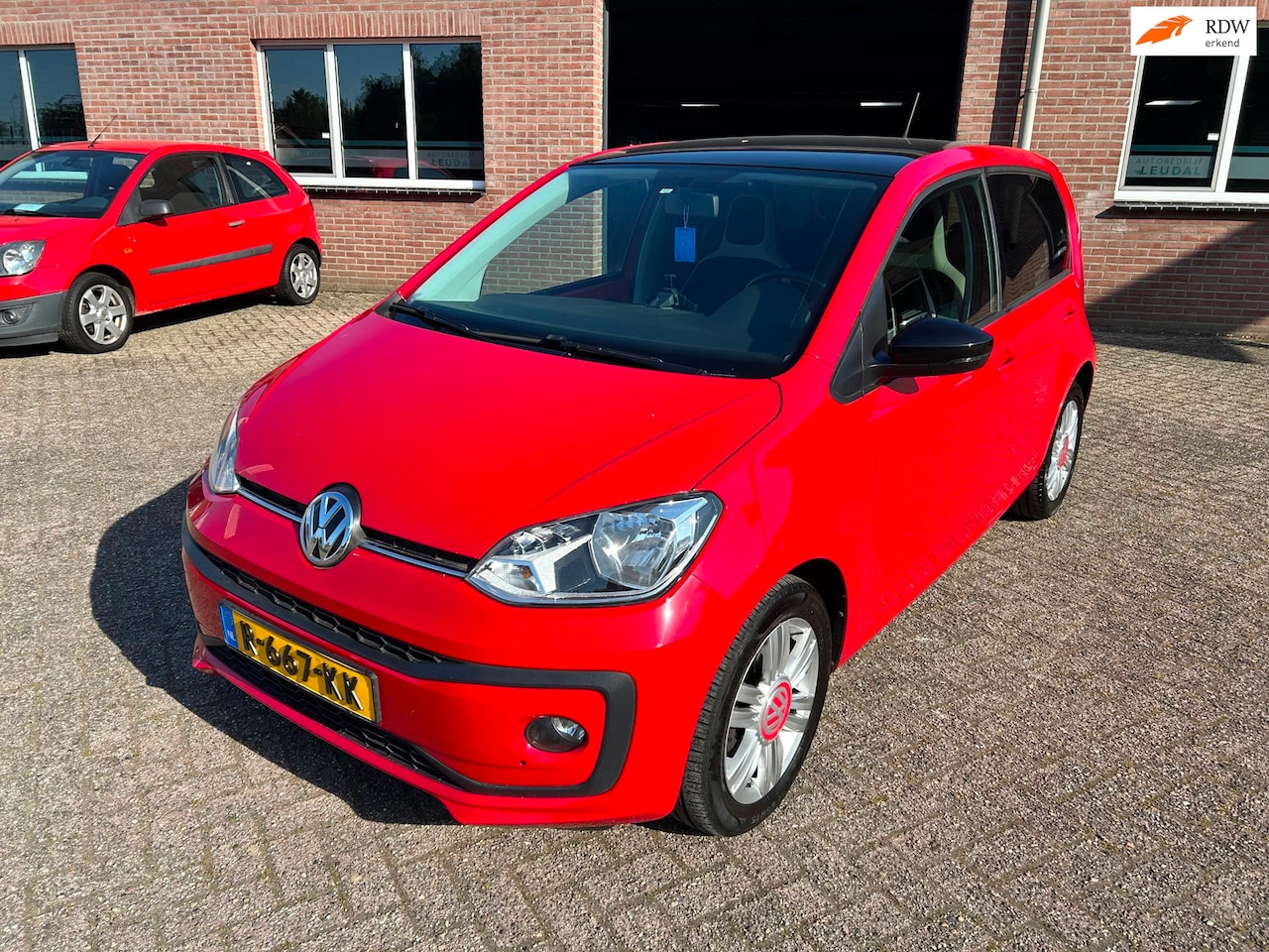 Volkswagen Up! - 1.0 BMT high up! // 179.000 km //Nieuwe APK - AutoWereld.nl