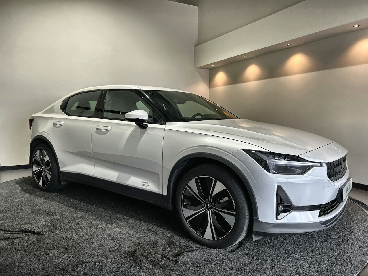 Polestar 2 - Long Range Single Motor 78 kWh | Cruise control adaptief | 360° Camera | Koplampen adaptie - AutoWereld.nl