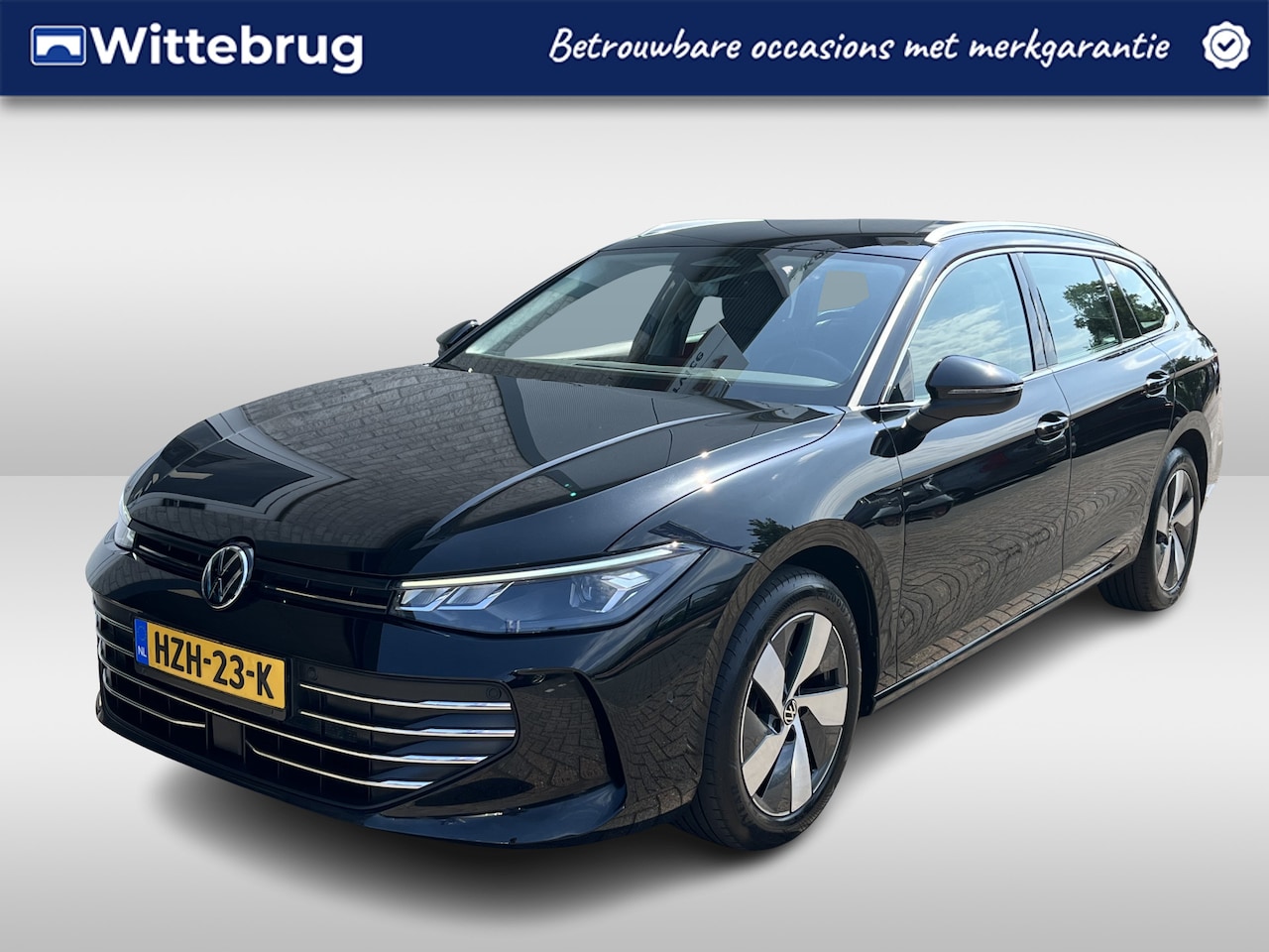Volkswagen Passat Variant - 1.5 eTSI Elegance Business / AUTOMAAT/ ACC/ DODEHOEK/ PARK.SENSOR.V+A/ CAMERA/ STUUR+STOEL - AutoWereld.nl