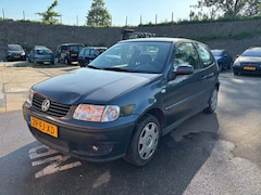 Volkswagen Polo - 1.4-16V Trendline