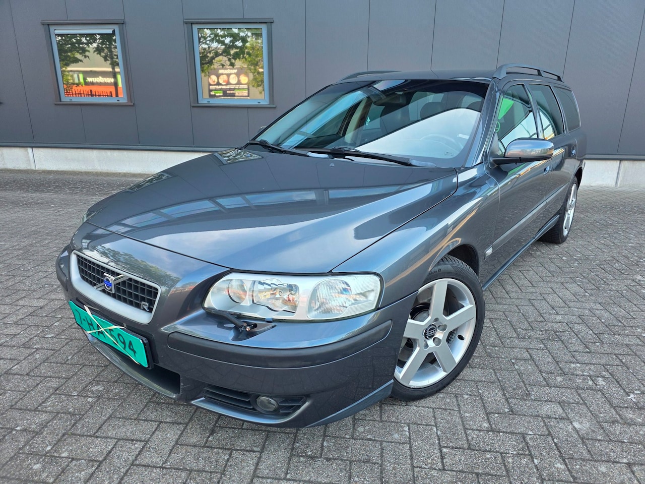 Volvo V70 - 2.5 R Geartronic 2.5 R Geartronic, motor gereviseerd, netto €, bijtelvriendelijk! - AutoWereld.nl