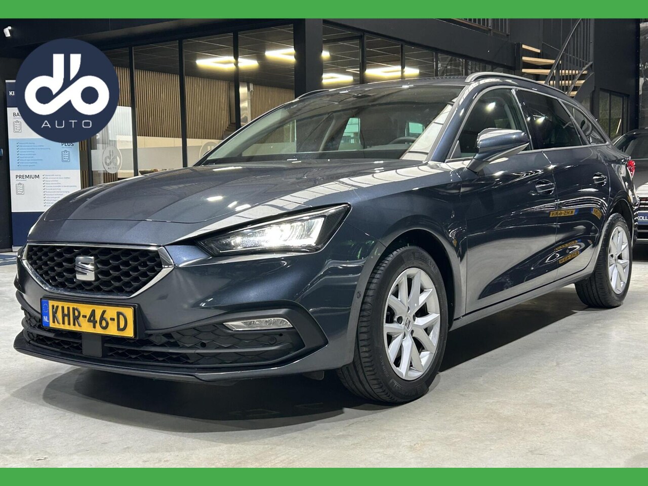 SEAT Leon ST - 1.0 eTSI AUTOM. Style DIGI DISPLAY I APPLE CARPLAY I NAVI + CAMERA I PDC V+A - AutoWereld.nl