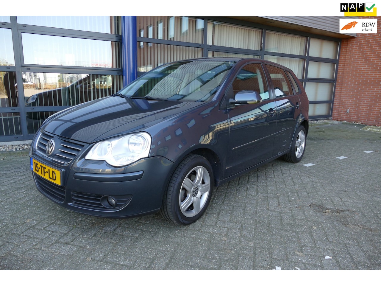 Volkswagen Polo - 1.4-16V Optive 5 Deurs Airco Apk 6-11-2026 - AutoWereld.nl