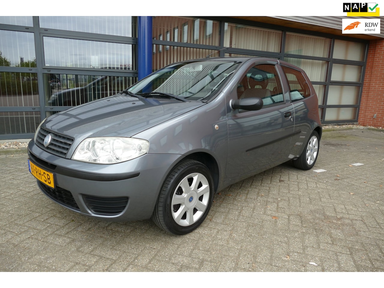 Fiat Punto - 1.2 Young Airco Apk 17-04-2027 Stuurbekrachtiging - AutoWereld.nl