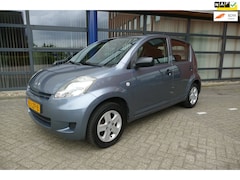 Daihatsu Sirion 2 - 1.0-12V Slim Apk 5-5-2027 5 deurs Stuurbekr