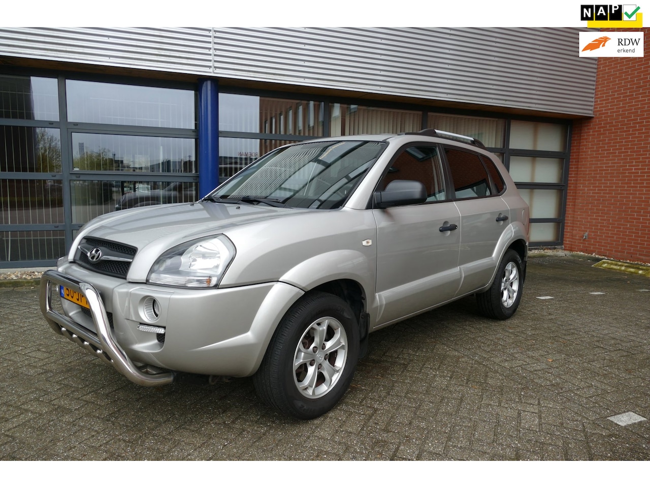 Hyundai Tucson - 2.0i Dynamic Executive Airco Apk 08-06-2027 - AutoWereld.nl