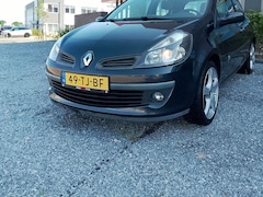Renault Clio - 1.6-16V Initiale