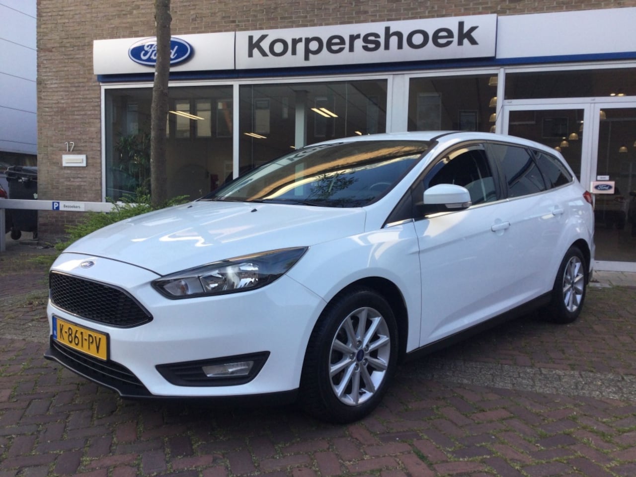 Ford Focus Wagon - 1.5 182 pk Titanium | Nw. Distributieriem | Trekhaak. - AutoWereld.nl