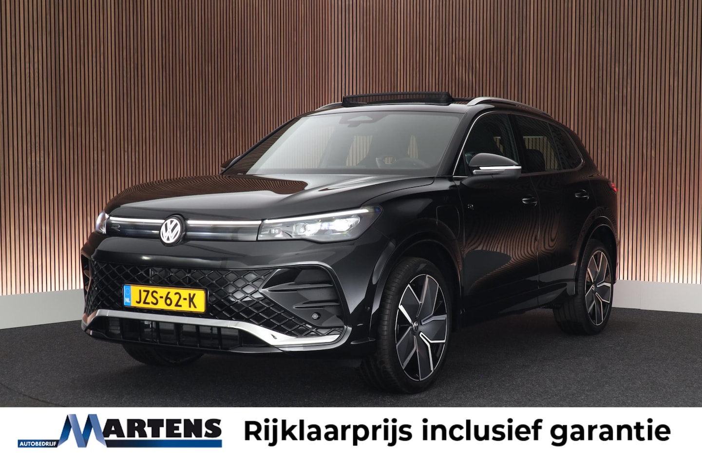 Volkswagen Tiguan - 1.5 272pk eHybrid R-Line Edition Trekhaak Camera Keyless Massage Virtual Cockpit Panoramad - AutoWereld.nl