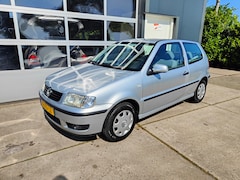 Volkswagen Polo - 1.4 Comfortline Clima