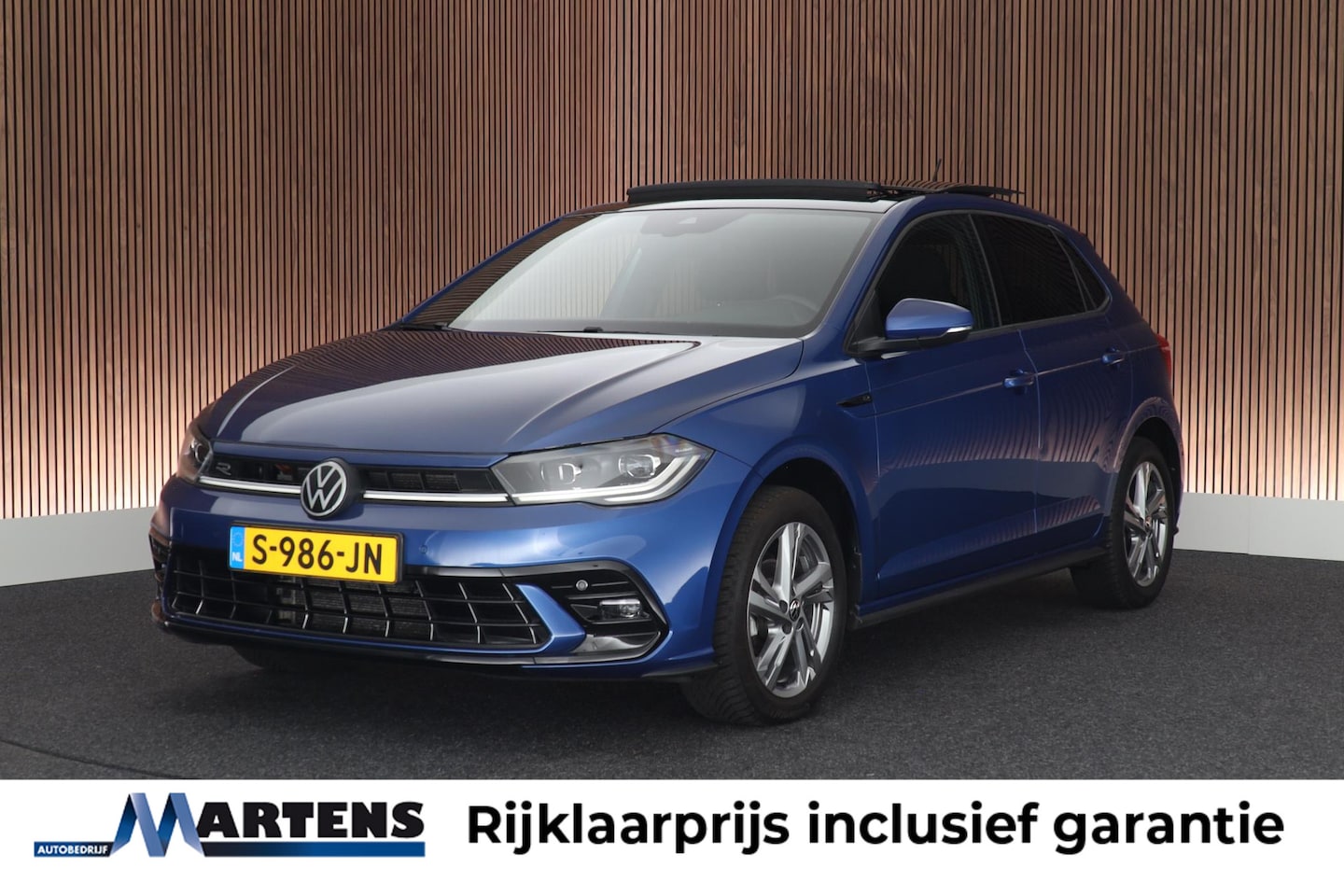 Volkswagen Polo - 1.0 TSI 95pk 2x R-Line Navigatie Keyless Camera Virtual Cockpit Led Panoramadak - AutoWereld.nl