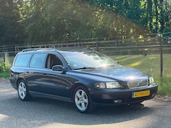Volvo V70 - 2.4 T Comfort Line /Trekhaak/Airco/