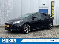 Ford Focus - 2.0 EcoB. ST-250PK ST Pack RECARO