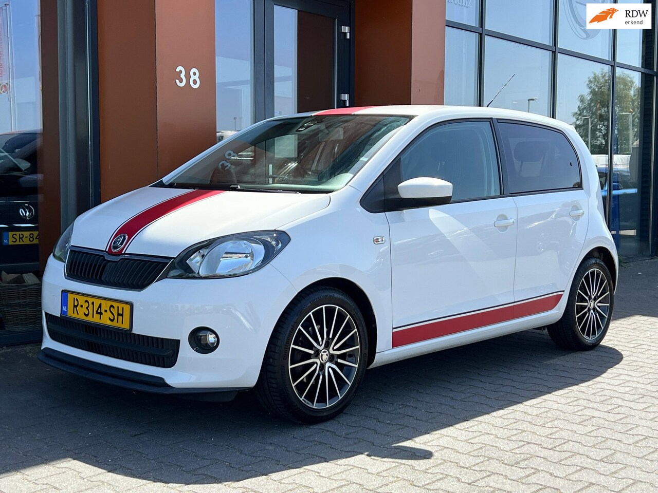 Skoda Citigo - 1.0 Monte Carlo|Navi|PDC|Stoelverw.|Cruise|BT - AutoWereld.nl