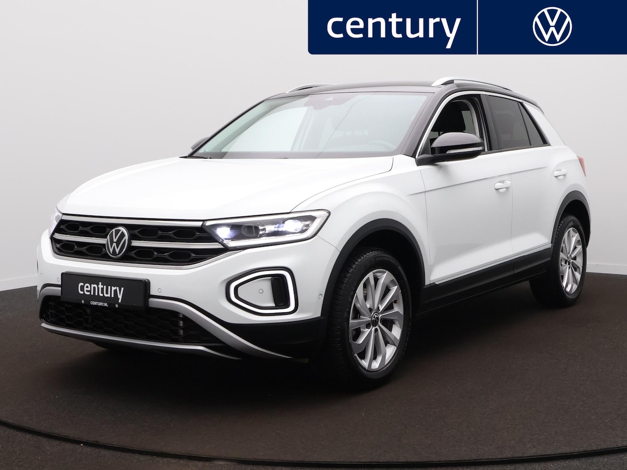 Volkswagen T-Roc - 1.5 TSI Style Automaat - Navigatie - Camera - ACC- Side Assist - Achterklep elektrisch - P - AutoWereld.nl
