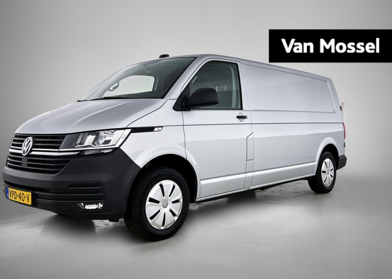 Volkswagen Transporter - 2.0 TDI L2H1 Comfortline 110PK | Airco | Trekhaak | Radio | Bijrijdersbank | Parkeerhulp a - AutoWereld.nl