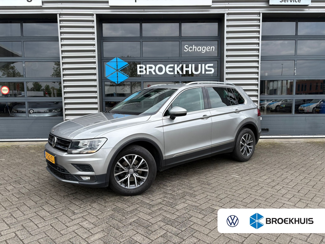 Volkswagen Tiguan - 1.5 TSI 150 pk ACT Comfortline Business | Trekhaak | Stoelverwarming | Navigatie | Cruise - AutoWereld.nl