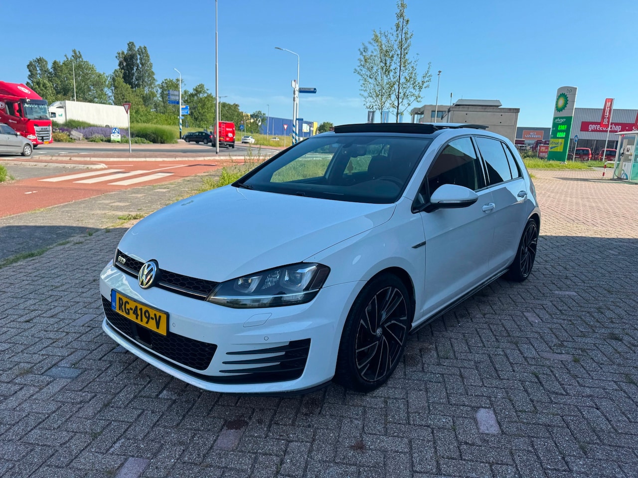 Volkswagen Golf - 2.0 TDI GTD PANO/NAVI/CLIMA - AutoWereld.nl