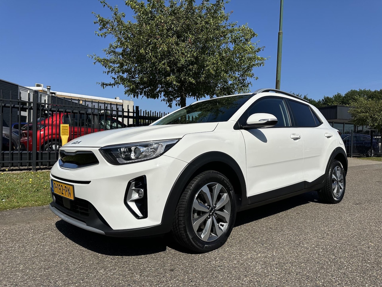 Kia Stonic - 1.0 T-GDi 100pk DynamicPlusLine Navigatie Multi Media - AutoWereld.nl