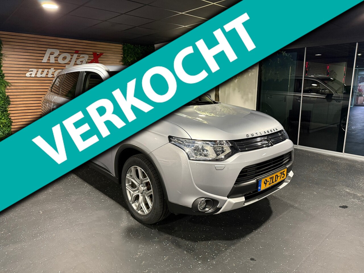 Mitsubishi Outlander - 2.0 PHEV Executive Edition X-Line DEALER OH - TREKHAAK - NWE APK. - AutoWereld.nl