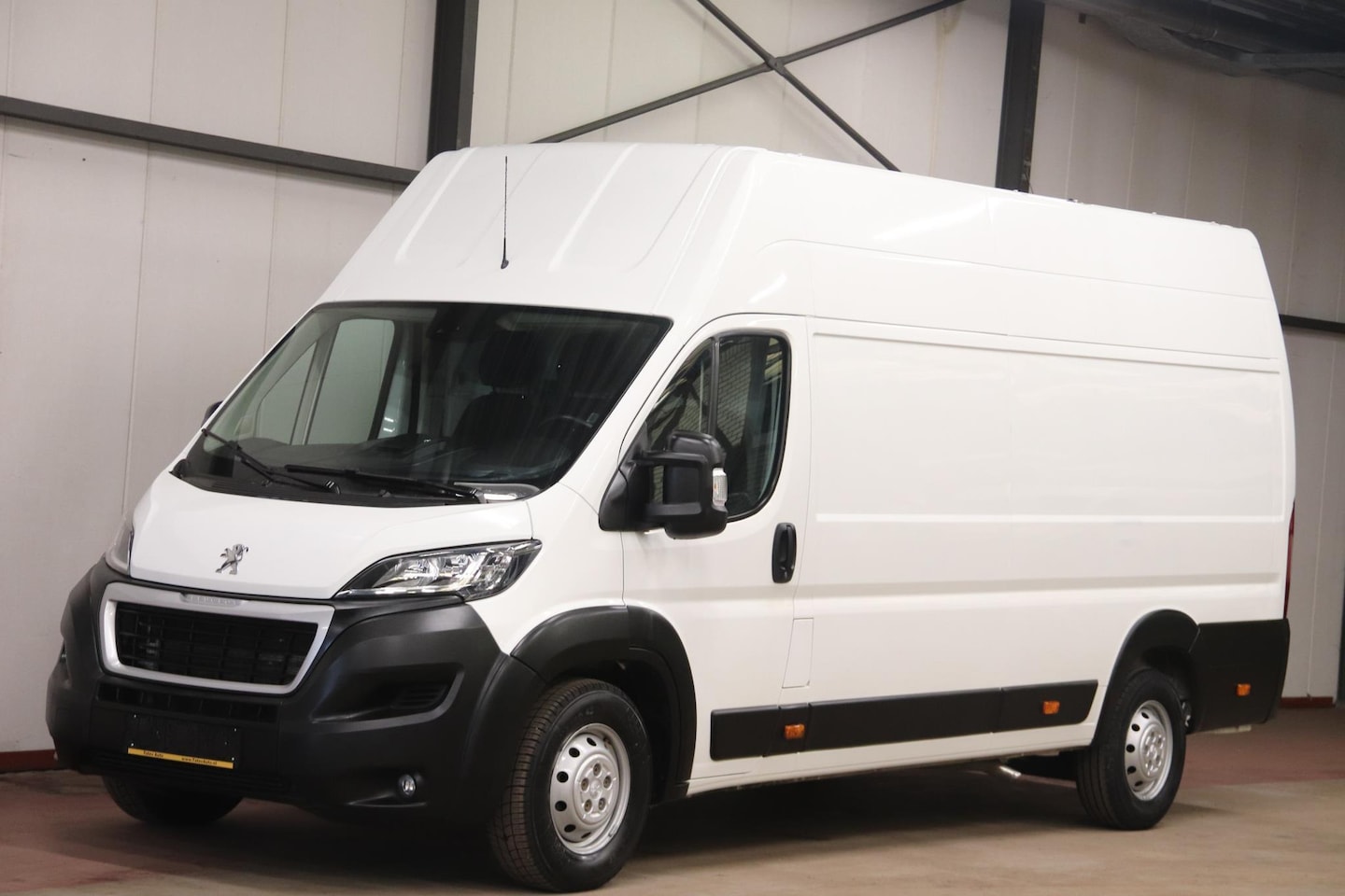 Peugeot Boxer - 335 140PK L4H3 AIRCO CRUISE CONTROL - AutoWereld.nl