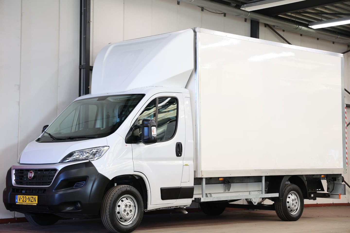Fiat Ducato - BAKWAGEN MEUBELBAK MET LAADKLEP - AutoWereld.nl