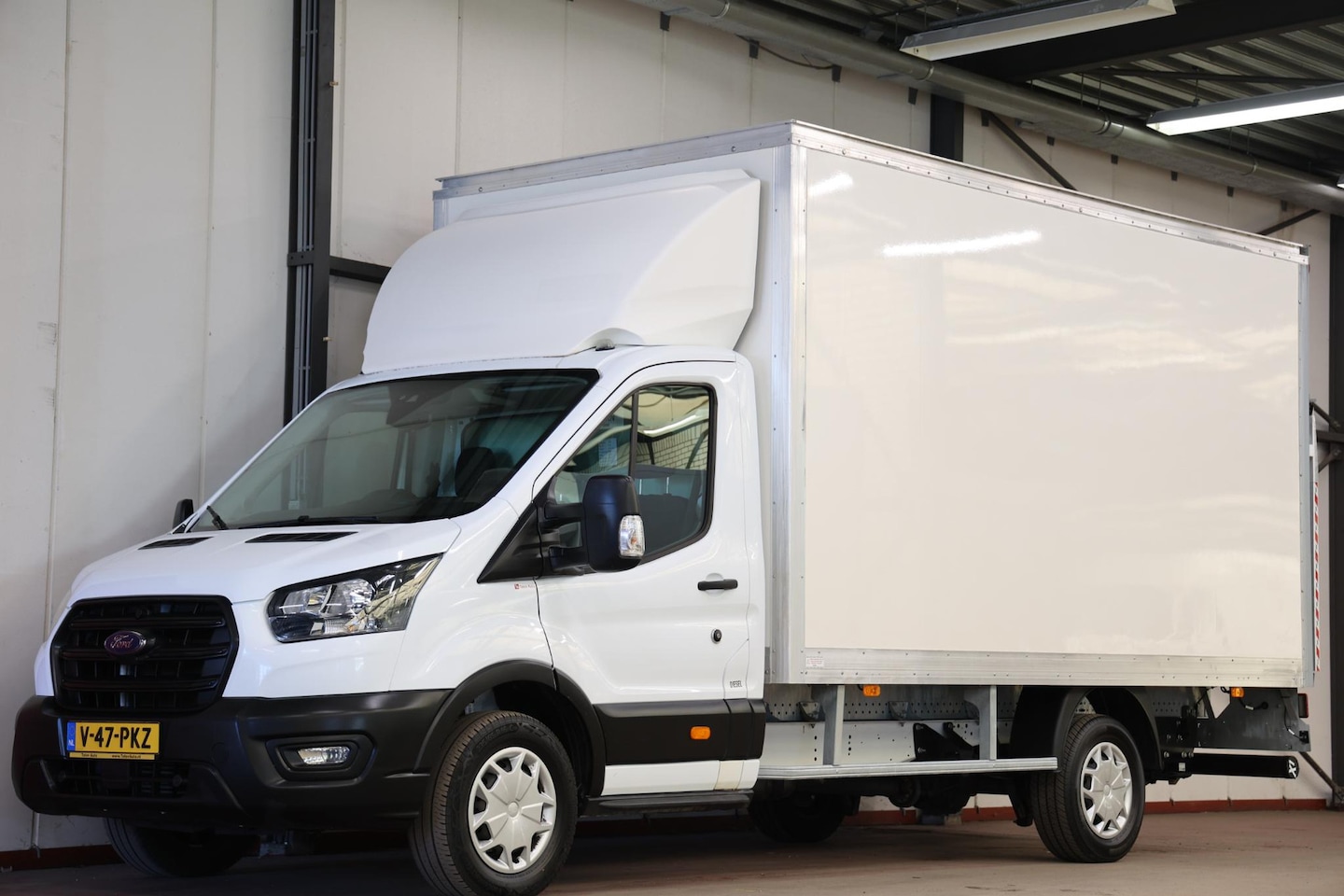 Ford Transit - 2.0 TDCI BAKWAGEN MEUBELBAK LAADKLEP EURO 6 - AutoWereld.nl