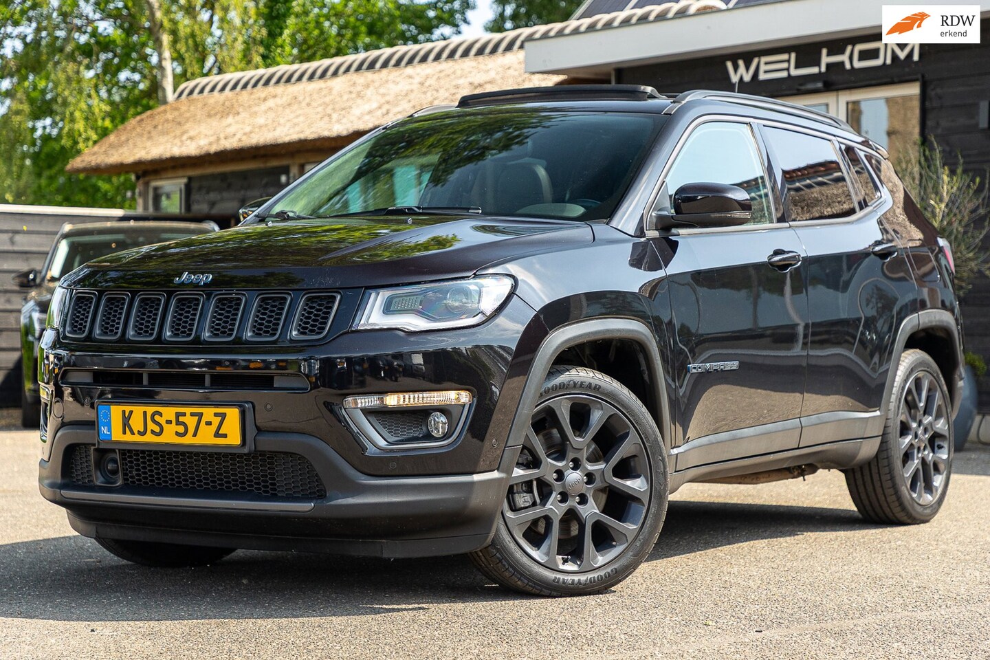 Jeep Compass - 4xe 240 Plug-in Hybrid Electric Trailhawk I Pano I Leder I ALpine I Vol opties I - AutoWereld.nl