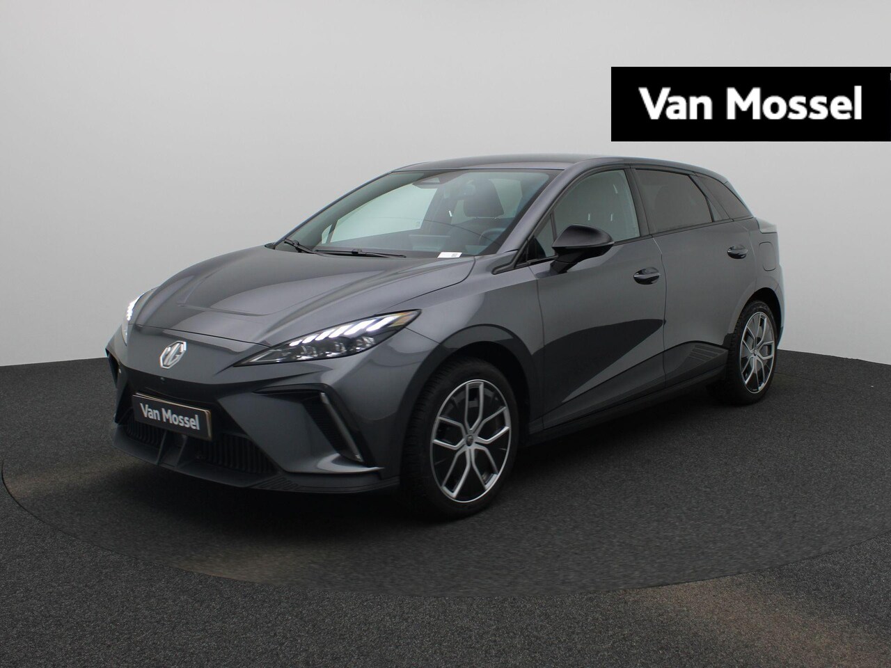 MG MG4 - 64 kWh Luxury | Apple Carplay/Android Auto | Navigatie | Parkeersensoren & Camera | Elektr - AutoWereld.nl