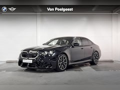BMW M5 - Sedan M-Drivers Pack | Comfort Pack | Driving Assistant Professional | Parking Assistant P