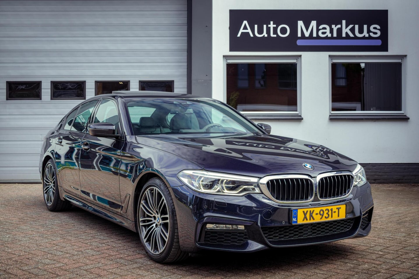 BMW 5-serie - 520i 3X M-Sport|Pano|HUD|Ventilatie|Comfortstoel|Adaptive LED|Shadowline - AutoWereld.nl