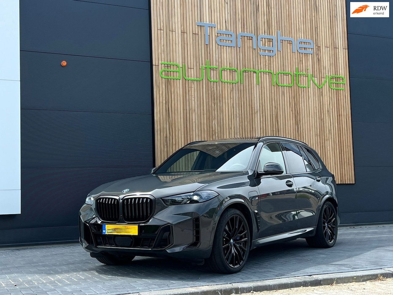 BMW X5 - 50e M-Sport Pro, Comfortst, Carbon, Trekhaak, Panodak, Exclusive - AutoWereld.nl
