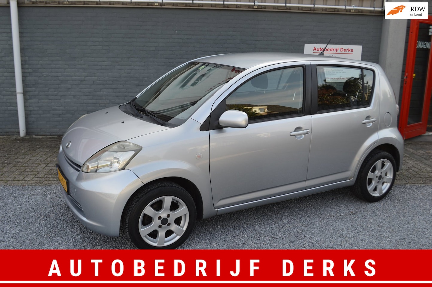 Daihatsu Sirion 2 - 1.3-16V Comfort Airco 5Drs Stuurbekrachtiging Jaar APK - AutoWereld.nl