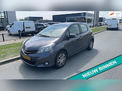 Toyota Yaris - 1.3 VVT-i 100pk 2e eigenaar 5-deurs Airco Trekhaak Degelijk