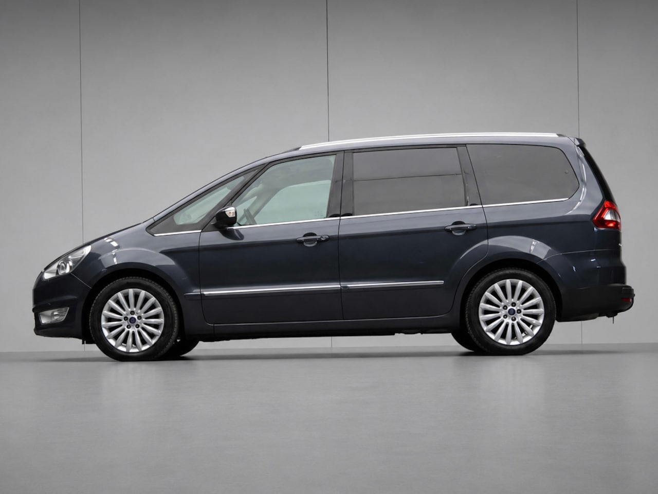 Ford Galaxy - 1.6 SCTi Platinum Sport 7P (PANORAMADAK,NAVI,CAMERA,STOELVERWARMING,MEMORY SEATS,GETINT,LE - AutoWereld.nl