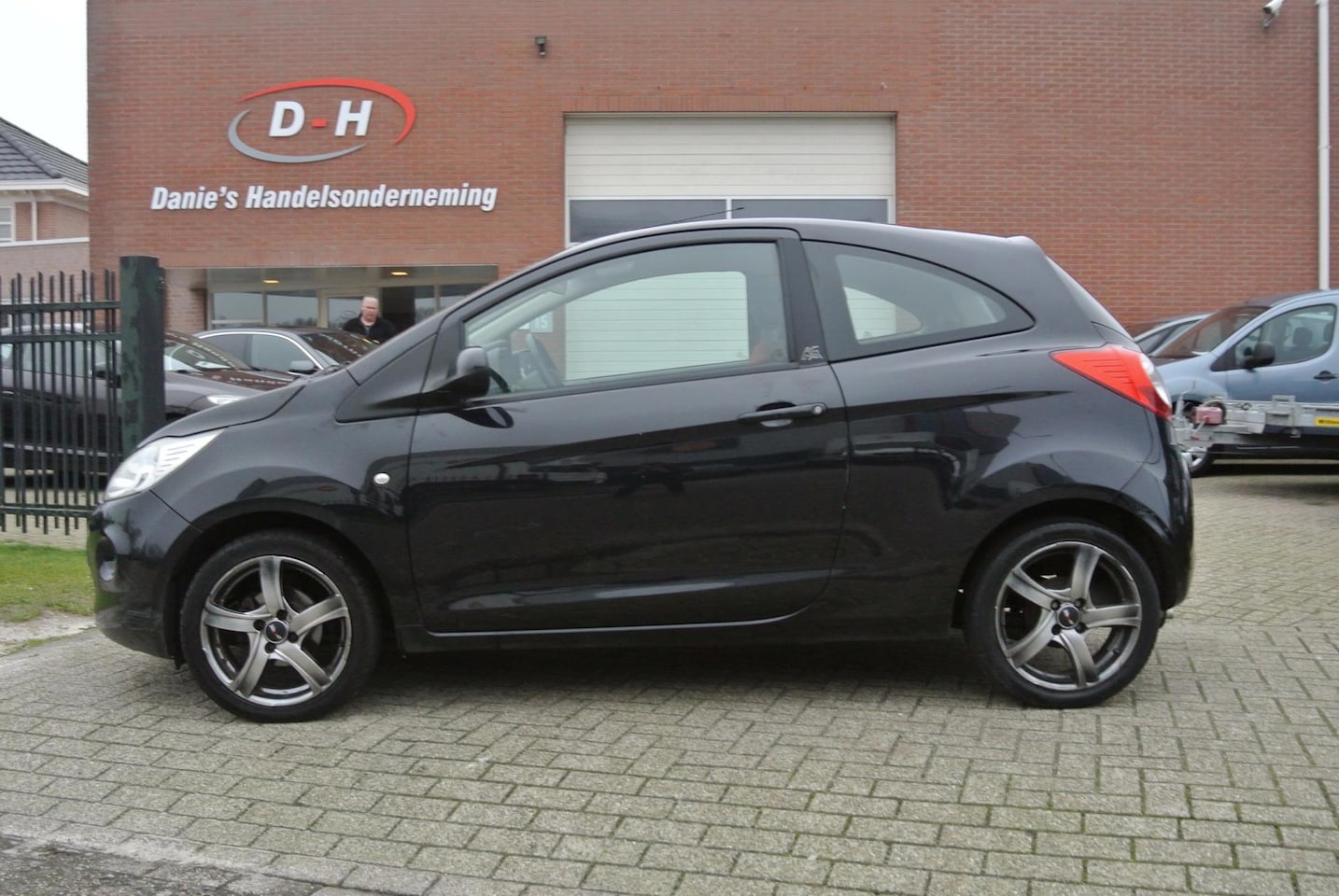 Ford Ka - 1.2 Comfort start/stop airco apk -08-04-2027 inruil mogelijk nap - AutoWereld.nl