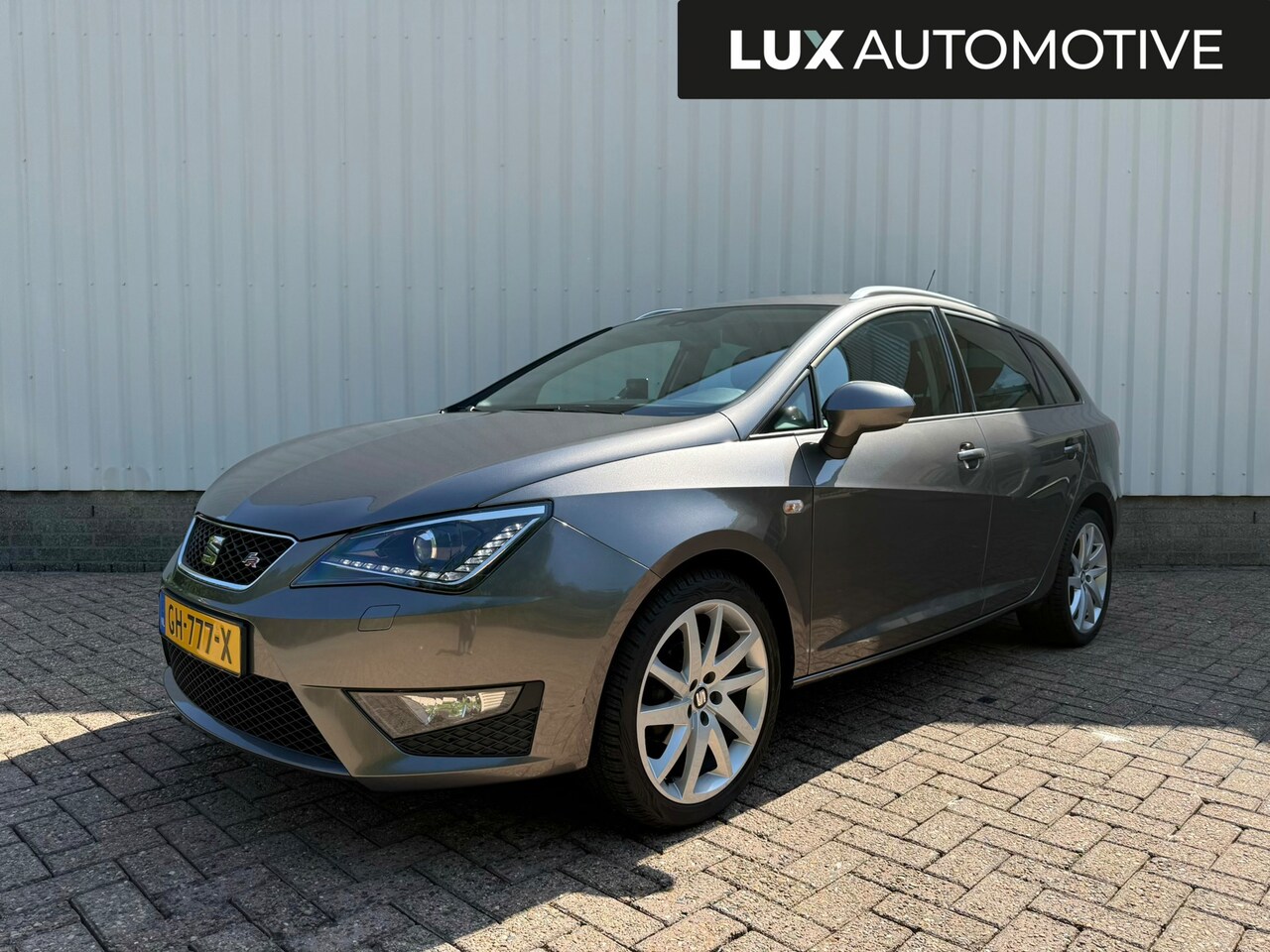 SEAT Ibiza ST - 1.2 TSI FR Dynamic 1.2 TSI FR Dynamic, Navi, Xenon, 4-seizoenenbanden, Dealer onderhouden, NAP - AutoWereld.nl
