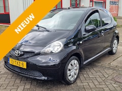 Toyota Aygo - 1.0 12V VVT-I 5DRS.Airco. prijs.Nieuwe APk.149000km