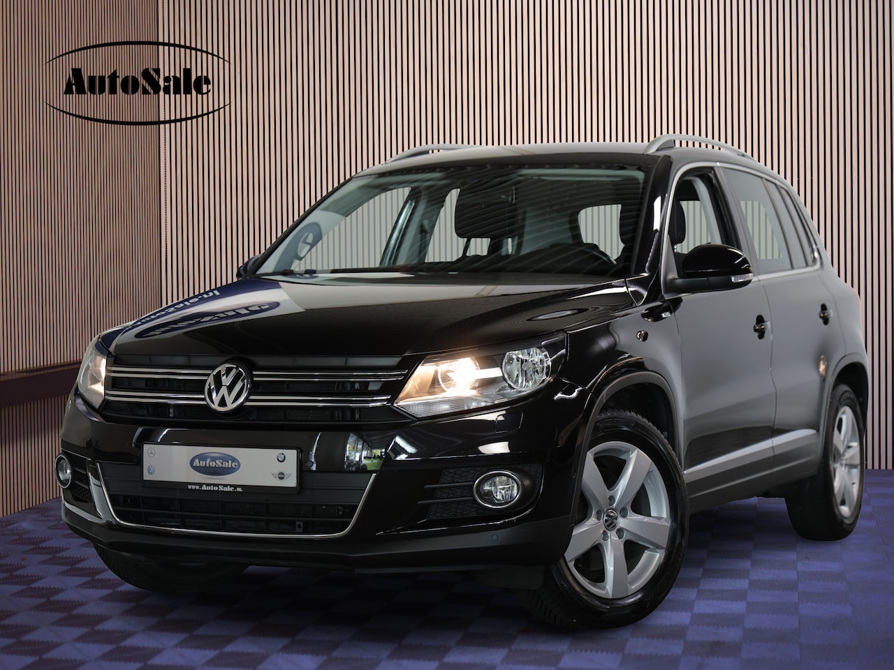Volkswagen Tiguan - 1.4 TSI R-Line Edition CUP 91K Lage KM DSG CLIMA PDC STOELVW PARK assist. '15 - AutoWereld.nl